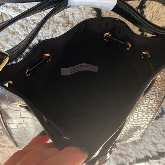 3/$30✨ Black bucket bag - Picture 2 of 4